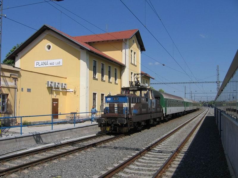 photo116.jpg - Planá nad Lužnicí - na 3.SK / 1. nástupiště Os vlak s 210.039-5