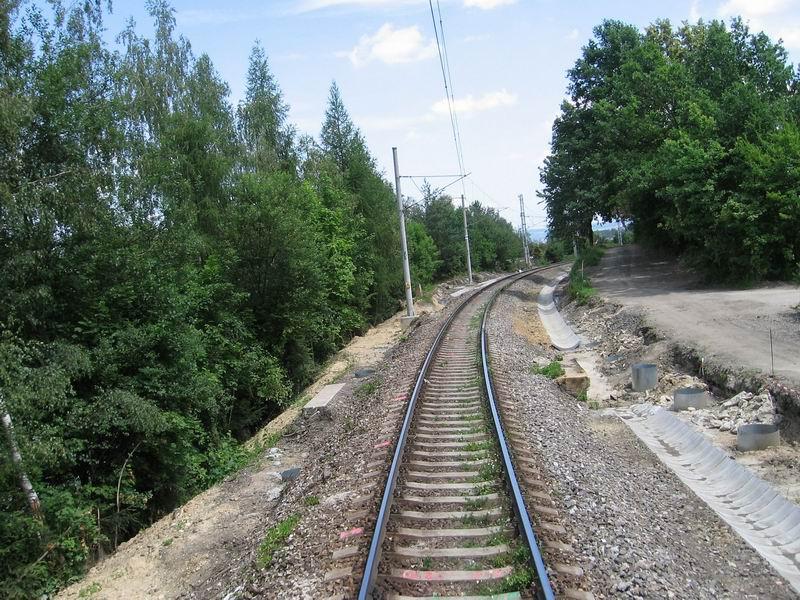 098.jpg - tady to bude fakt jak v tunelu - zdi po obou stranách