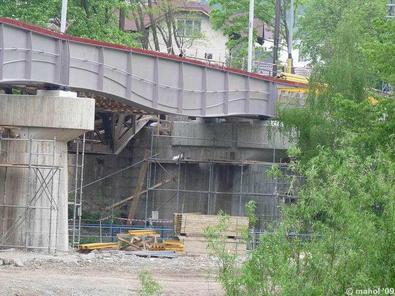 P1030730.jpg - nová mostní konstrukce - pohled směr stanice Čerčany