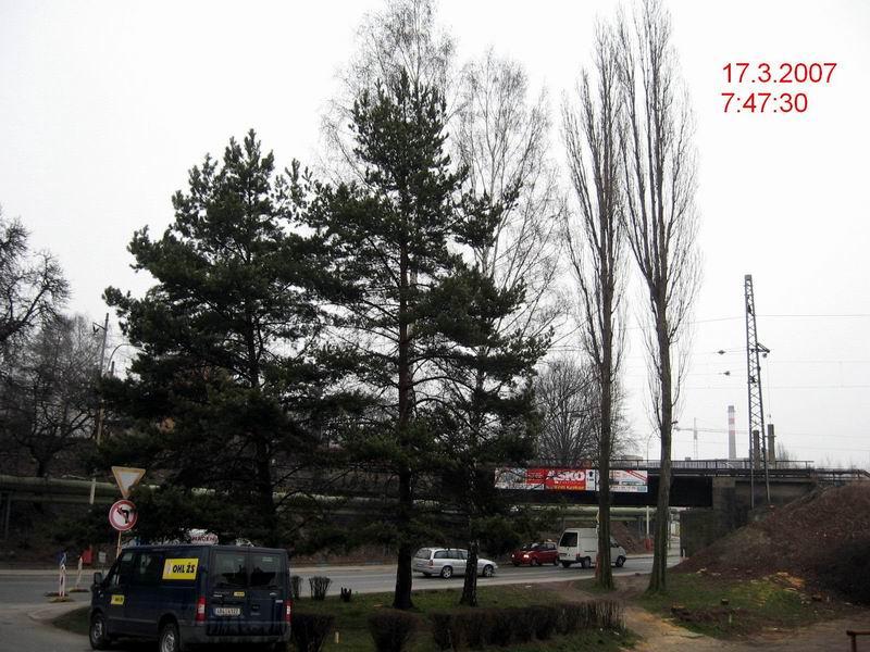 zmizele_do-ta_fotka33.jpg - Černé mosty v Táboře, mostovka snesena a pilíře zbourány v květnu 2007